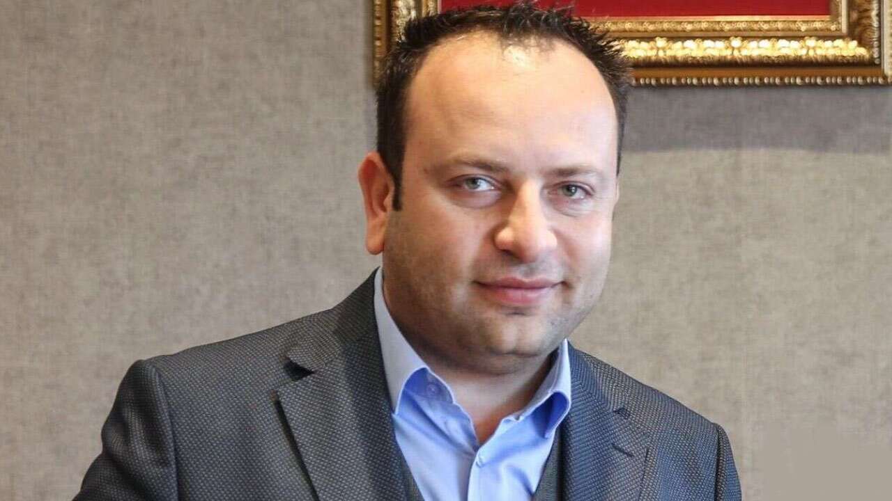 Cem Küçük soruşturmasında aranan Beyaz TV çalışanı teslim oldu