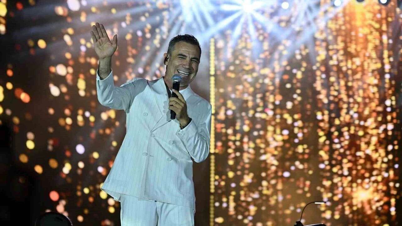 Ferhat Göçer’den Sinan Akçıl’a: “Medya maymunluğunu bıraksın, şarkı yapsın”