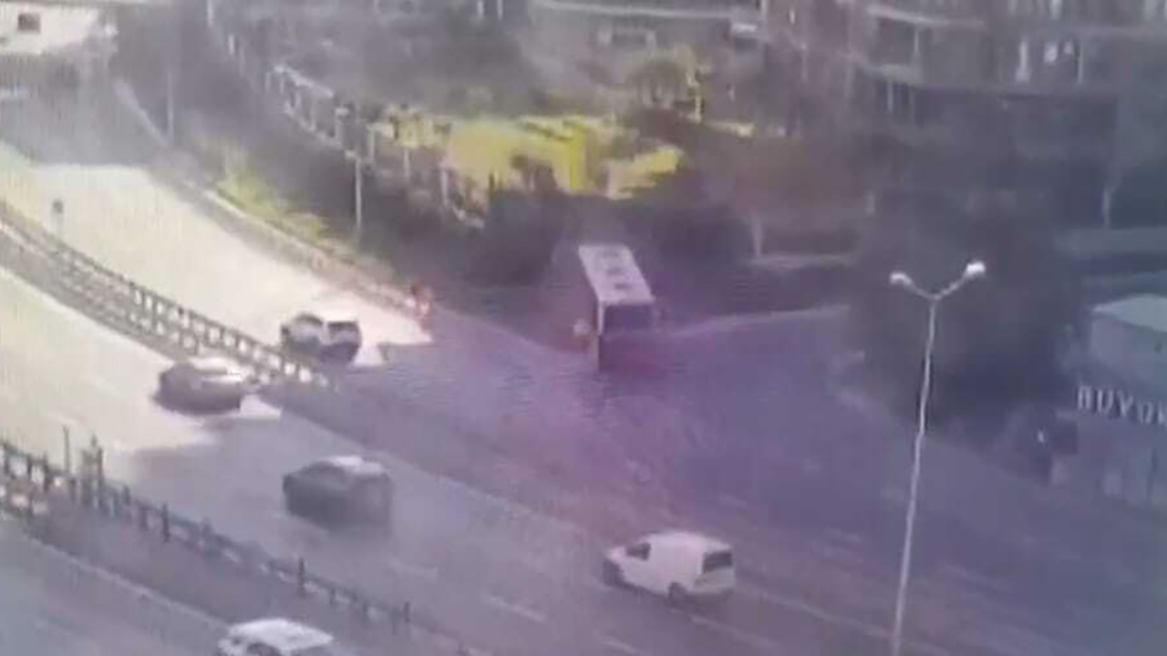 İstanbul'da otobüs kazası: 1 kişi öldü, 17 kişi yaralandı