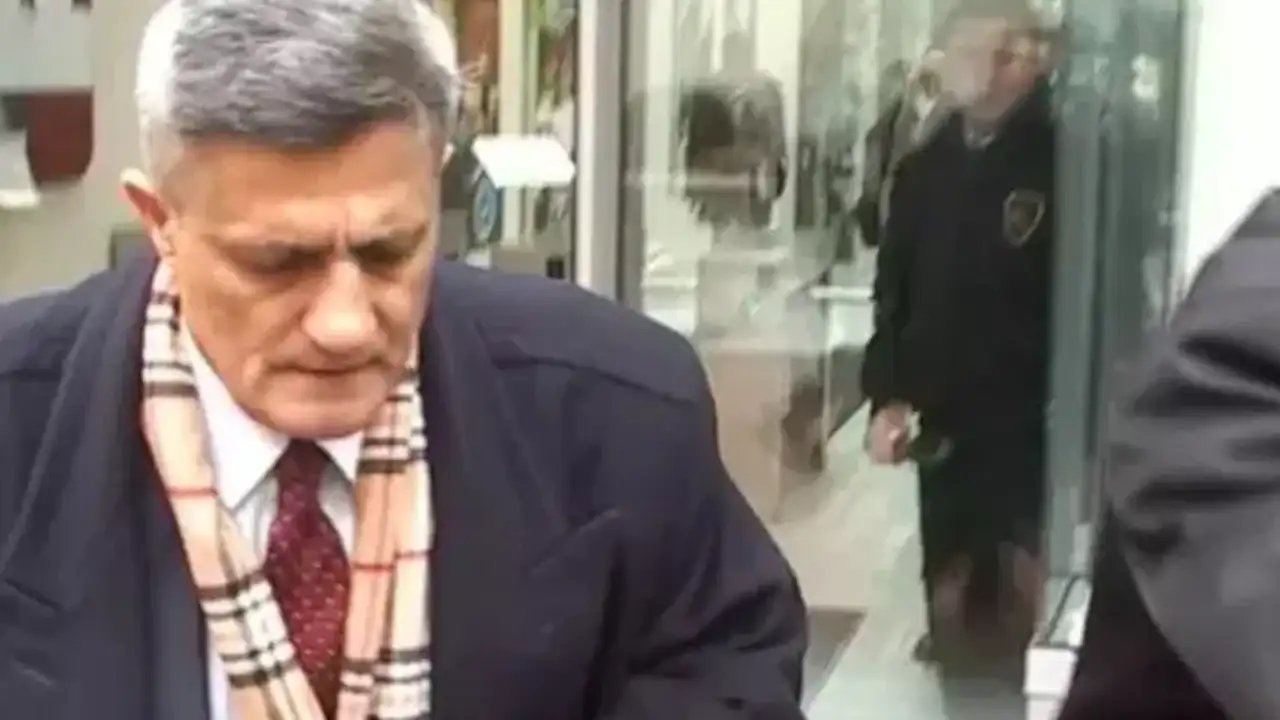 Kaşif Kazinoğlu kimdir?