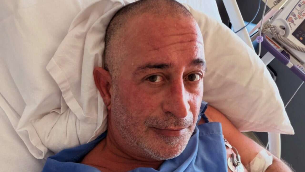 Kalp krizi geçiren Cem Yılmaz'dan hastane odasından ilk kare