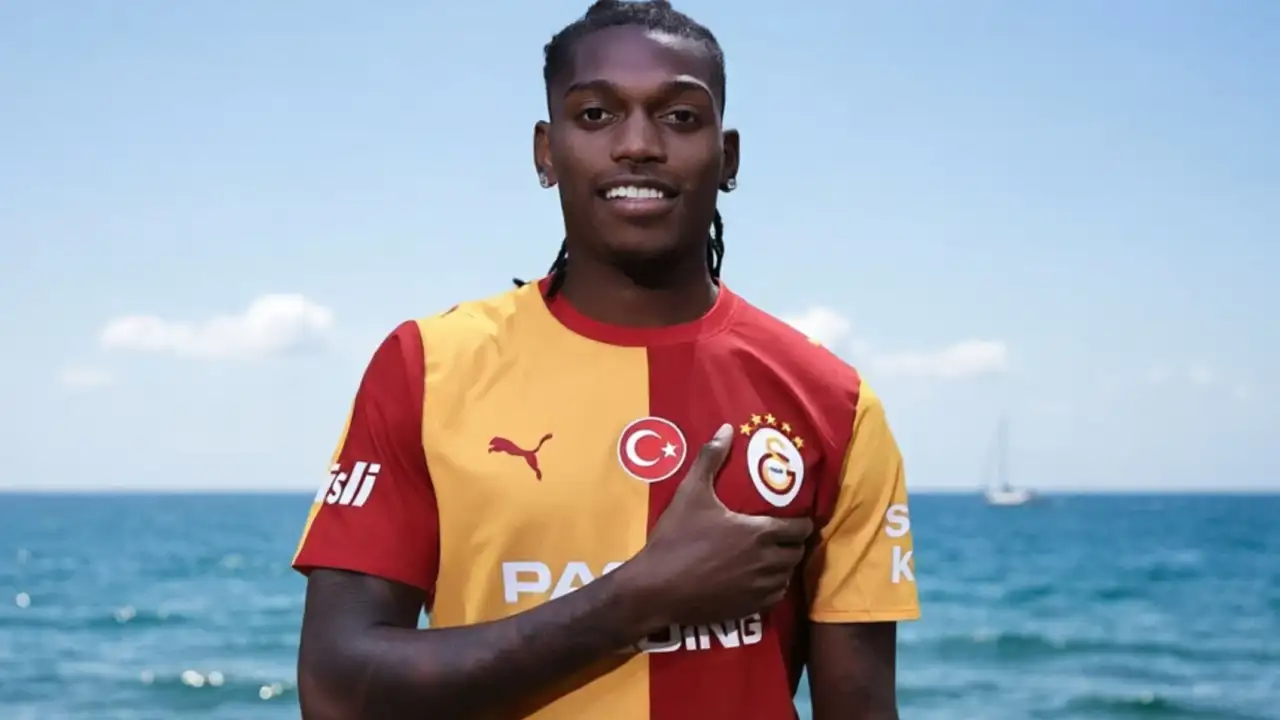 Galatasaray'da Rafael Leao imzayı attı: İşte ilk mesajı