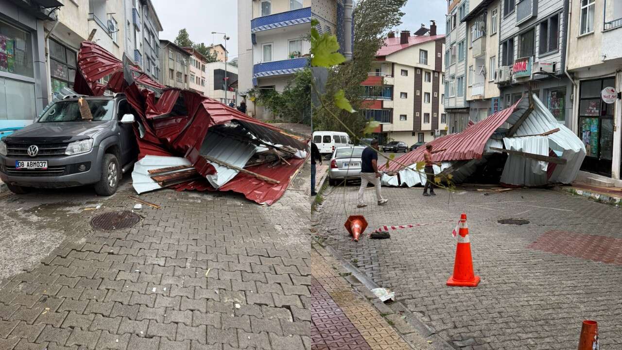 Artvin'de fırtına: Caddeler su altında kaldı, çatılar uçtu