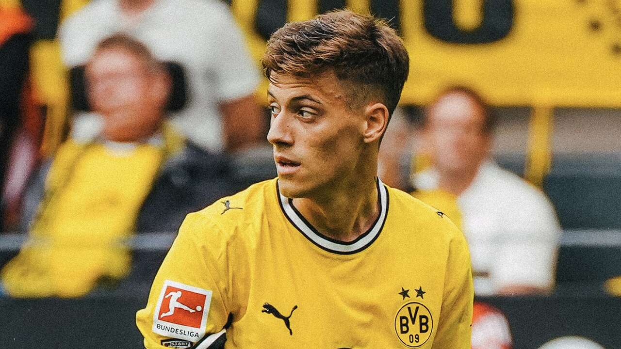Borussia Dortmund'un yeni transferi ilk maçta sakatlandı: Çapraz bağları yırtıldı