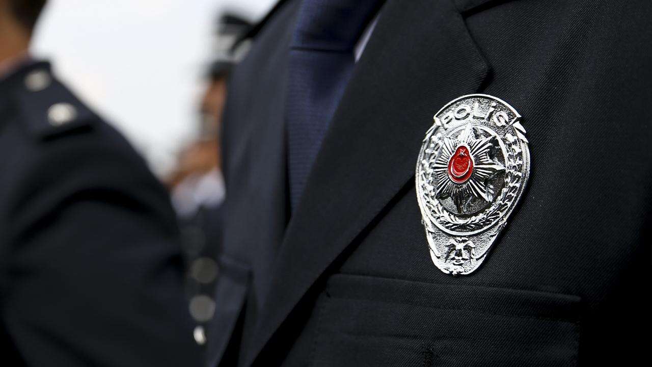 Kadın polislerin kıyafetlerine muhafazakar tasarım iddiası
