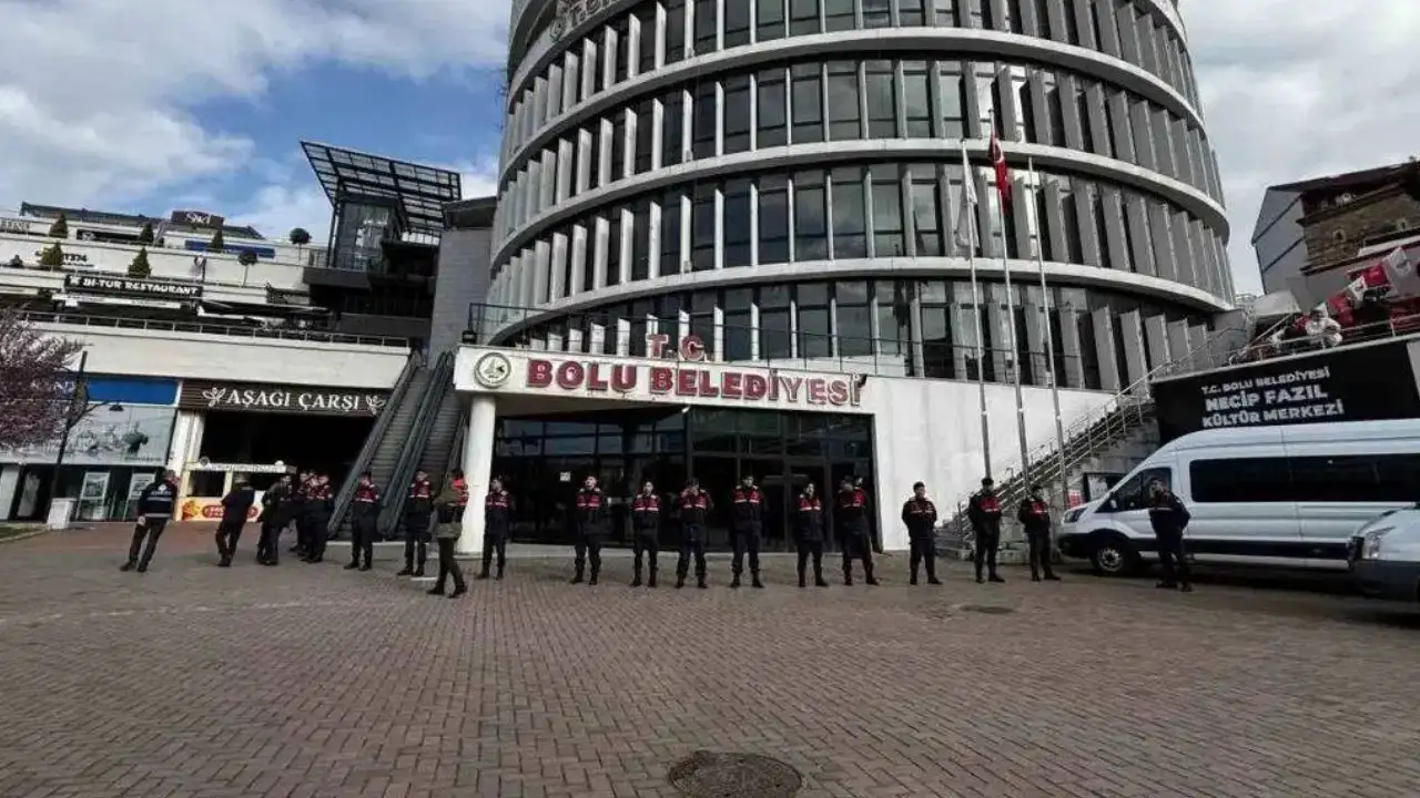Bolu Belediyesi'ne yeni operasyon: 7 ilde gözaltılar var!