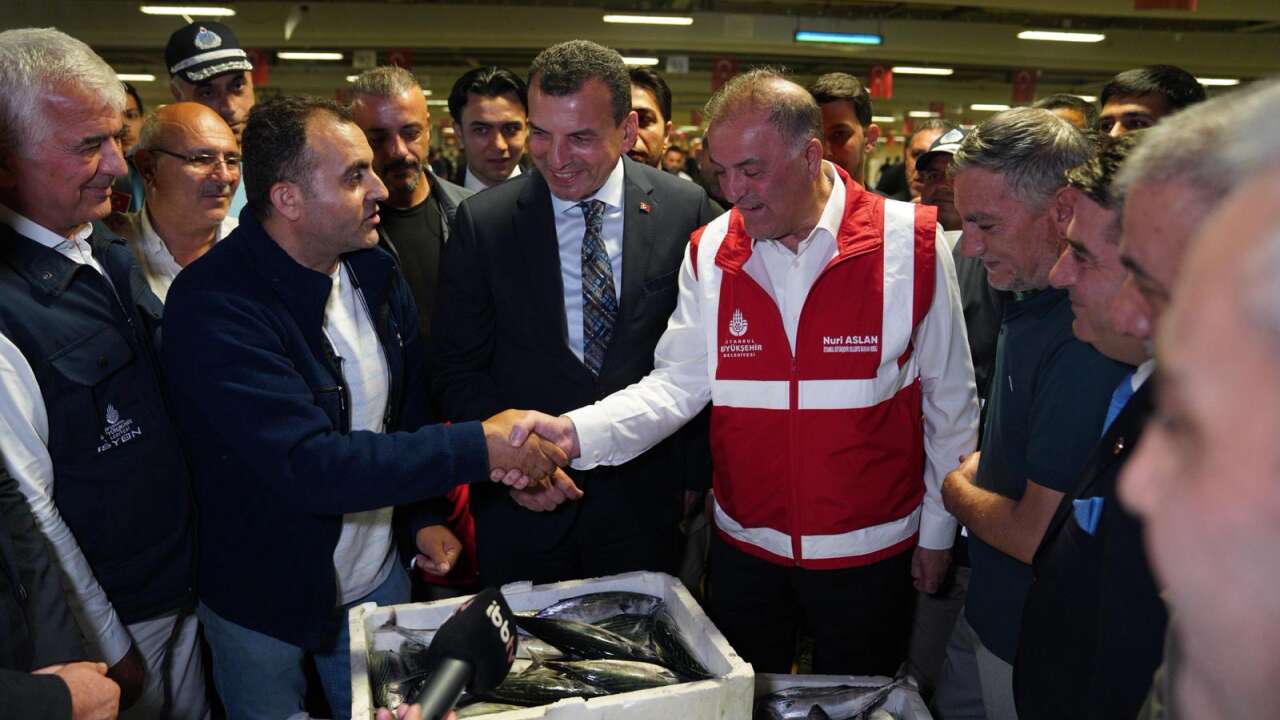 İstanbul'da balık sezonu açıldı, Nuri Aslan balıkçıları selamladı