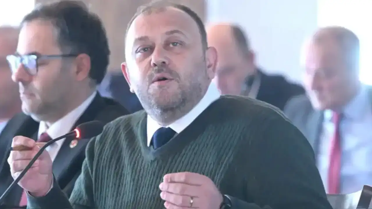 CHP’li meclis üyesine ‘rüşvet’ gözaltısı