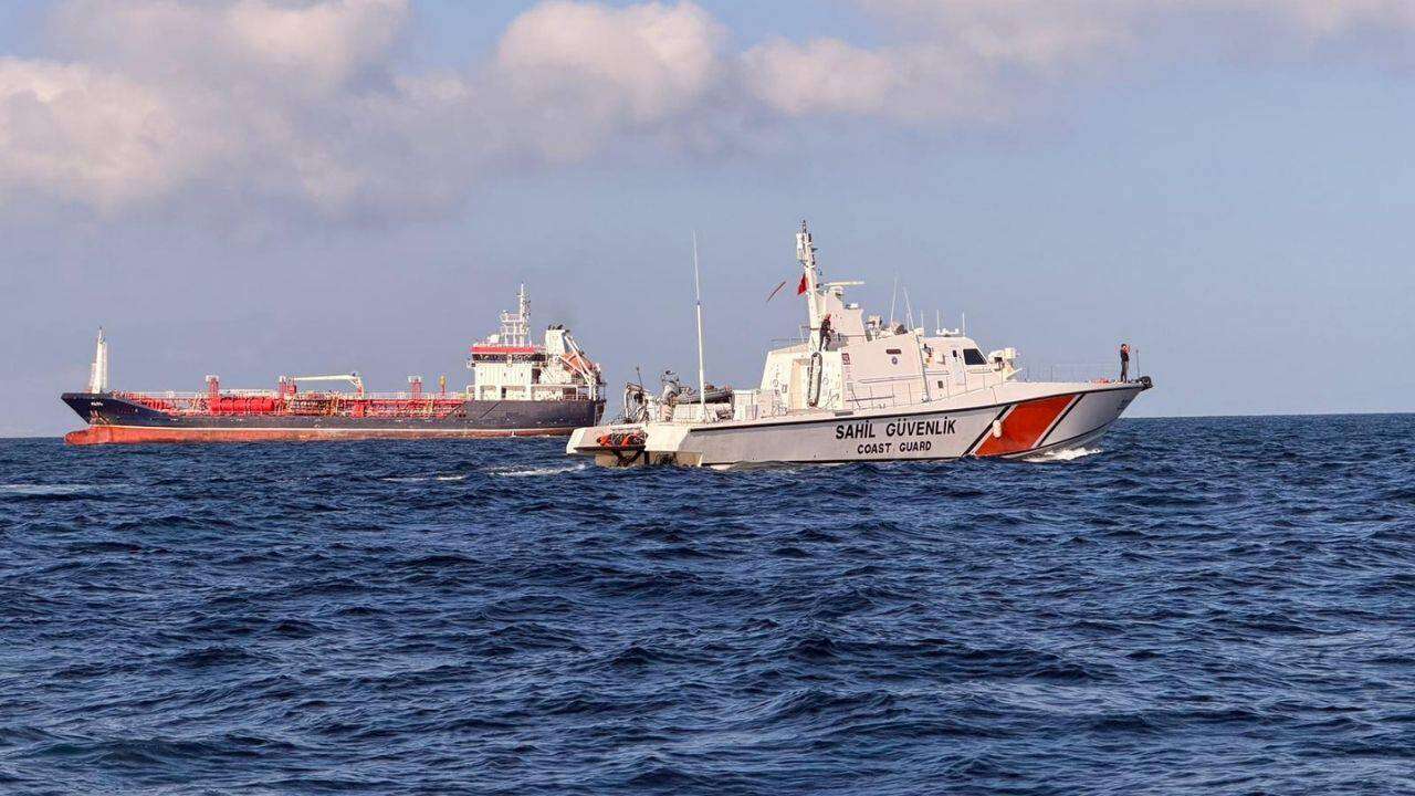 Silivri'de çarpışan gemilerin telsiz kayıtları: Alsu, iskeleye kır, Alsu iskeleye kır dedim!