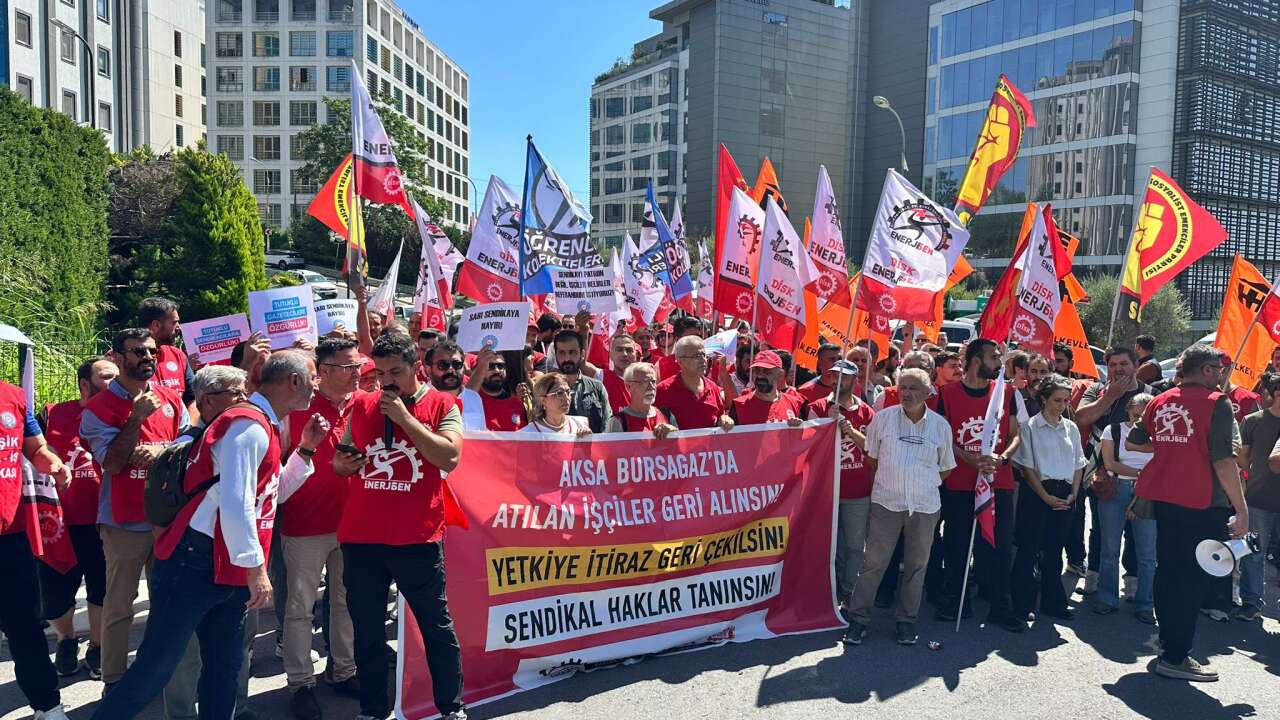 Aksa önünde Enerji-Sen'den eylem: İşçilerin haklarını verin