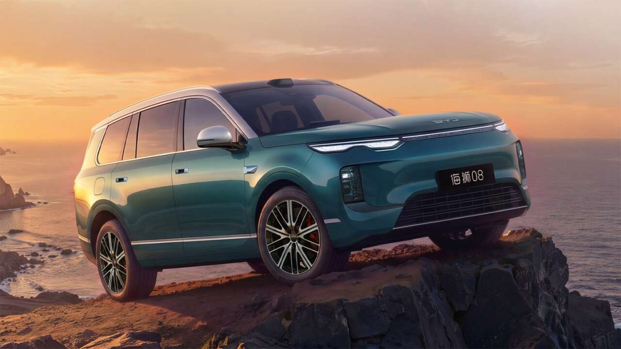 Satışa çıkarıldı: Yeni SUV görenleri etkiliyor