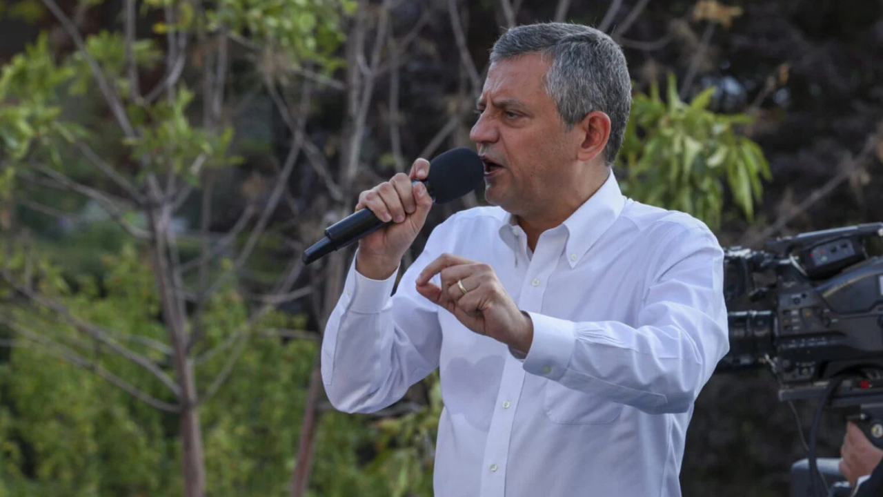 Özgür Özel memleketine gitti: TMO’ya ‘üzüm’ tepkisi...
