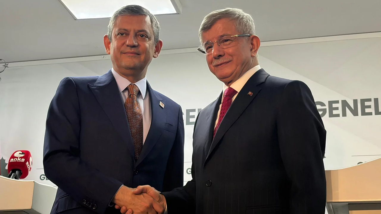 Özgür Özel'den Ahmet Davutoğlu'na 'dayanışma' telefonu