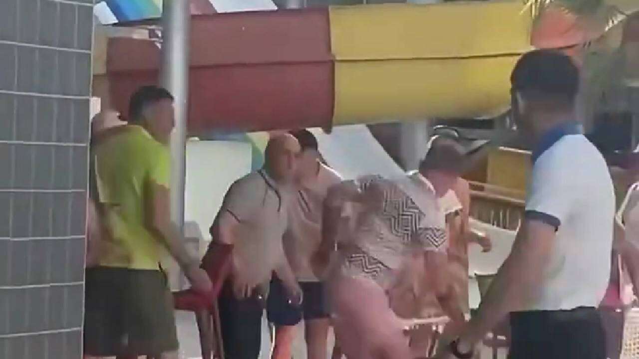 Savaş tartışması Alanya'ya taşındı: Turistler birbirine girdi