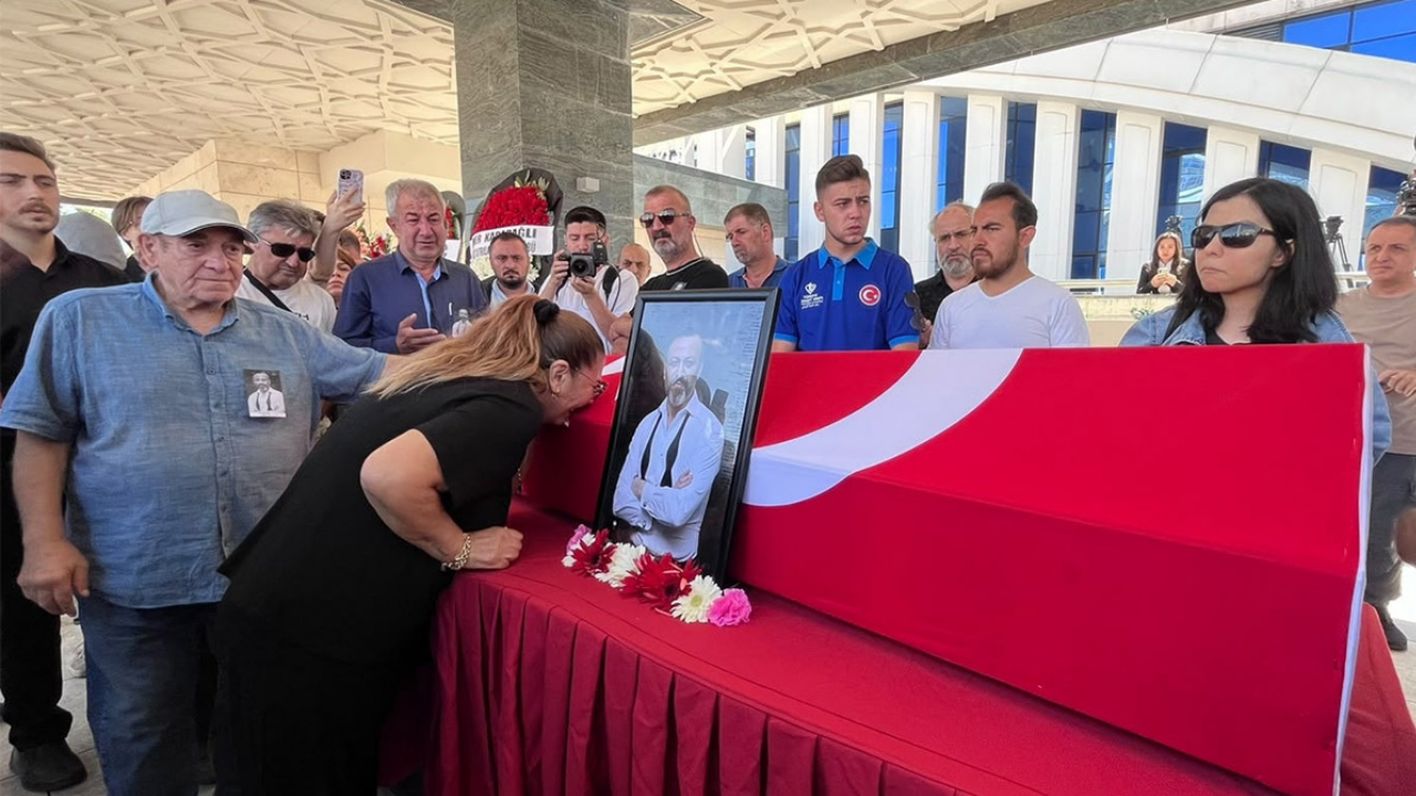Oyuncu Serhat Kılıç son yolculuğuna uğurlandı