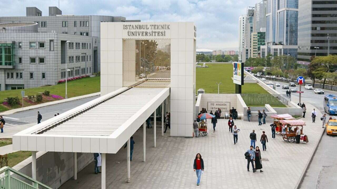 İTÜ'de yangın:  İtfaiye ekipleri olay yerine geldi