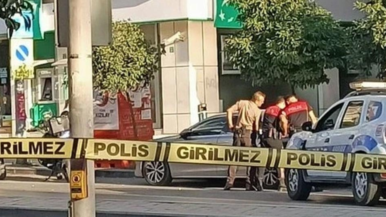 İzmir'de silahlı banka soygunu girişimi: Bir kişi rehin alındı iddiası