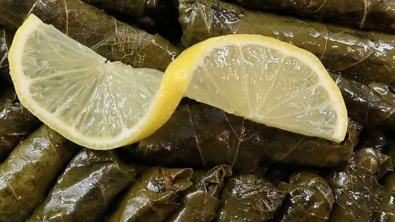 Yaprak sarmasının içi iyi pişmiyorsa işte İzmirli şeflerin pişirme tüyosu