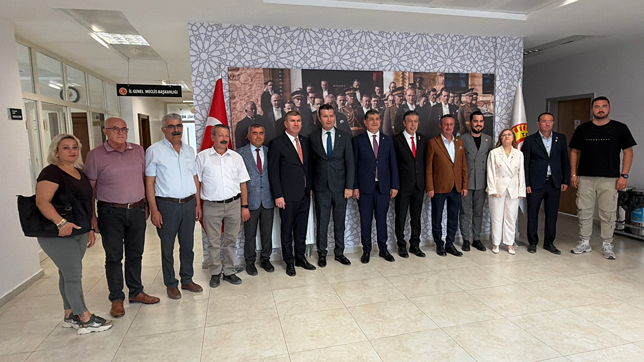 Burdur İl Genel Meclisi Başkanı ve 5 meclis üyesi YENİ Parti'ye katıldı