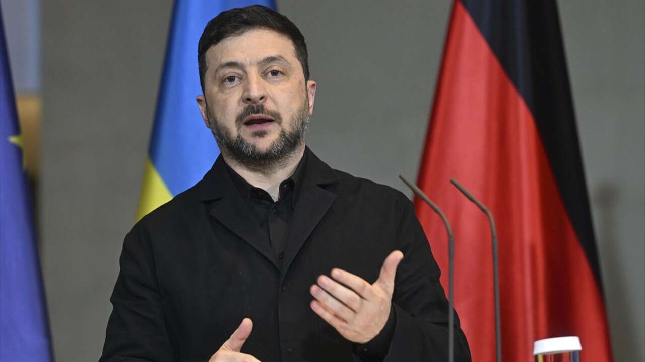 Zelenski'nin uçağı neredeyse vuruluyordu!