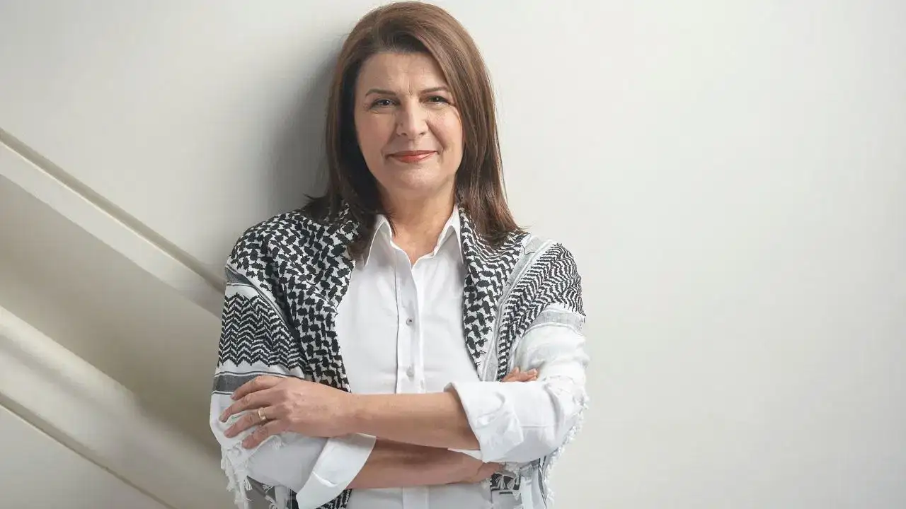 Foça Belediye Başkanı Saniye Bora Fıçı AK Parti’ye geçti
