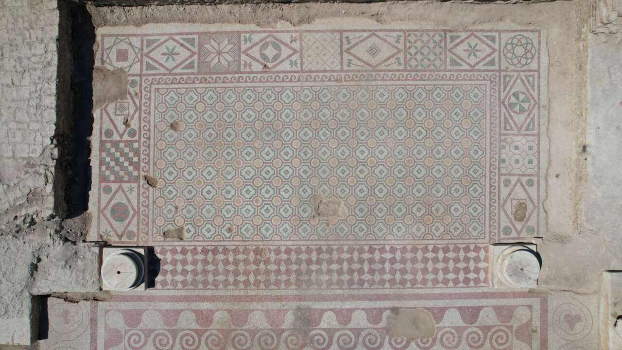 Pompeiopolis’te 105 metrekarelik Roma mozaiği ortaya çıkarıldı