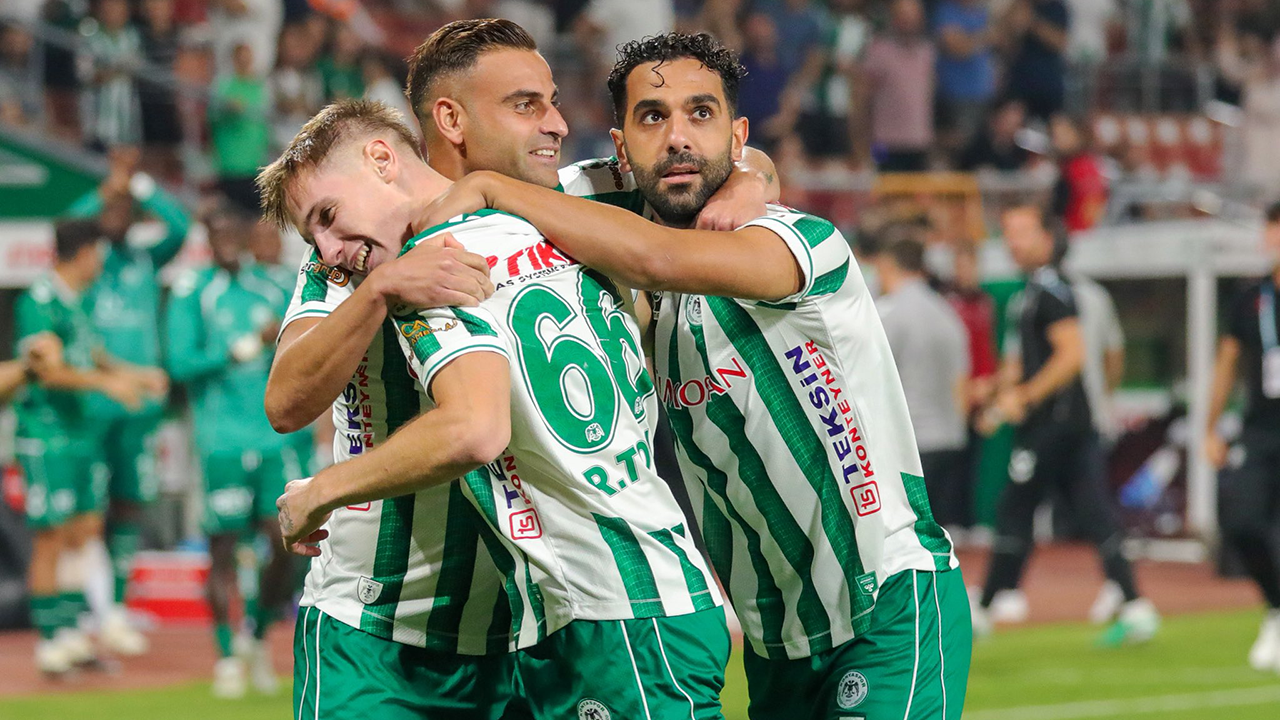 Konyaspor, Trabzonspor'u yenerek ilk galibiyetini aldı