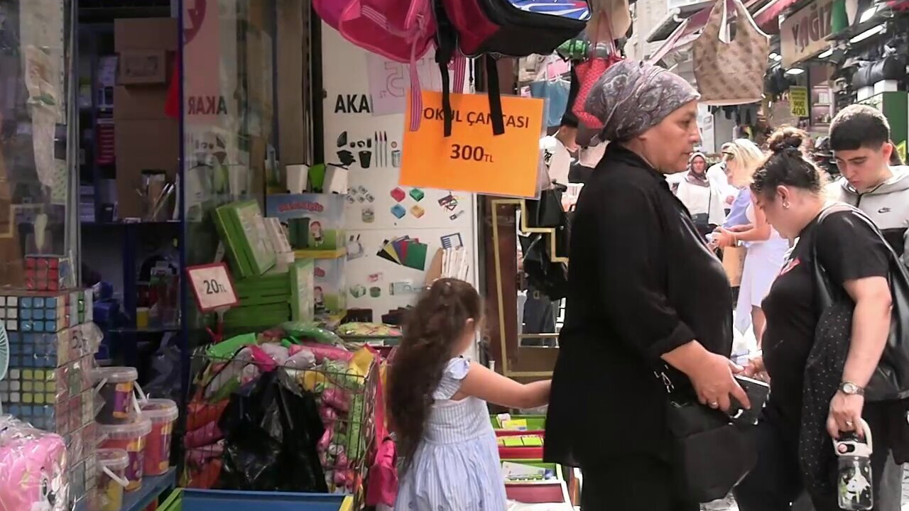 Zil çalmadan cüzdan boşaldı: Veliler, okul alışverişi için kredi çekti