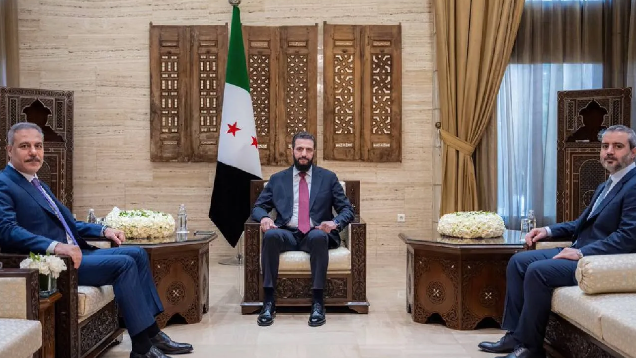 Hakan Fidan, Suriye Cumhurbaşkanı Şara ile bir araya geldi