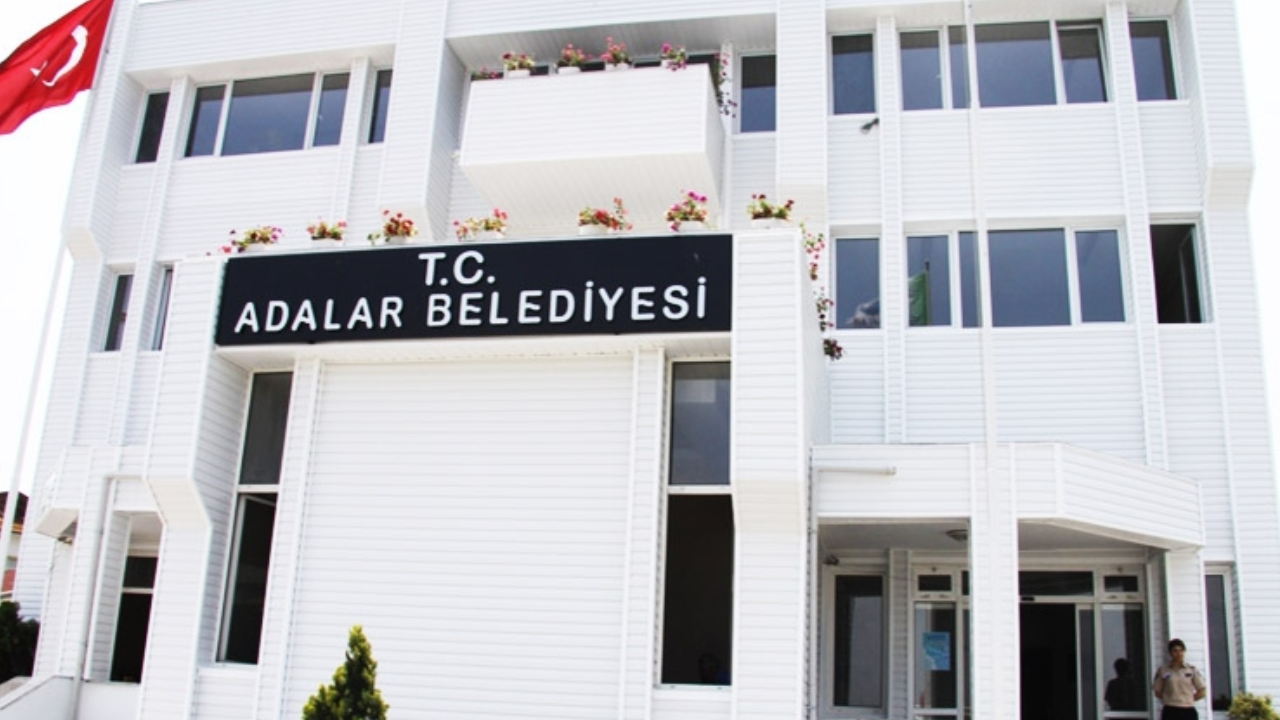 CHP'li Adalar Belediyesi başkanvekili istifa etti: Valilik seçim için tarih verdi