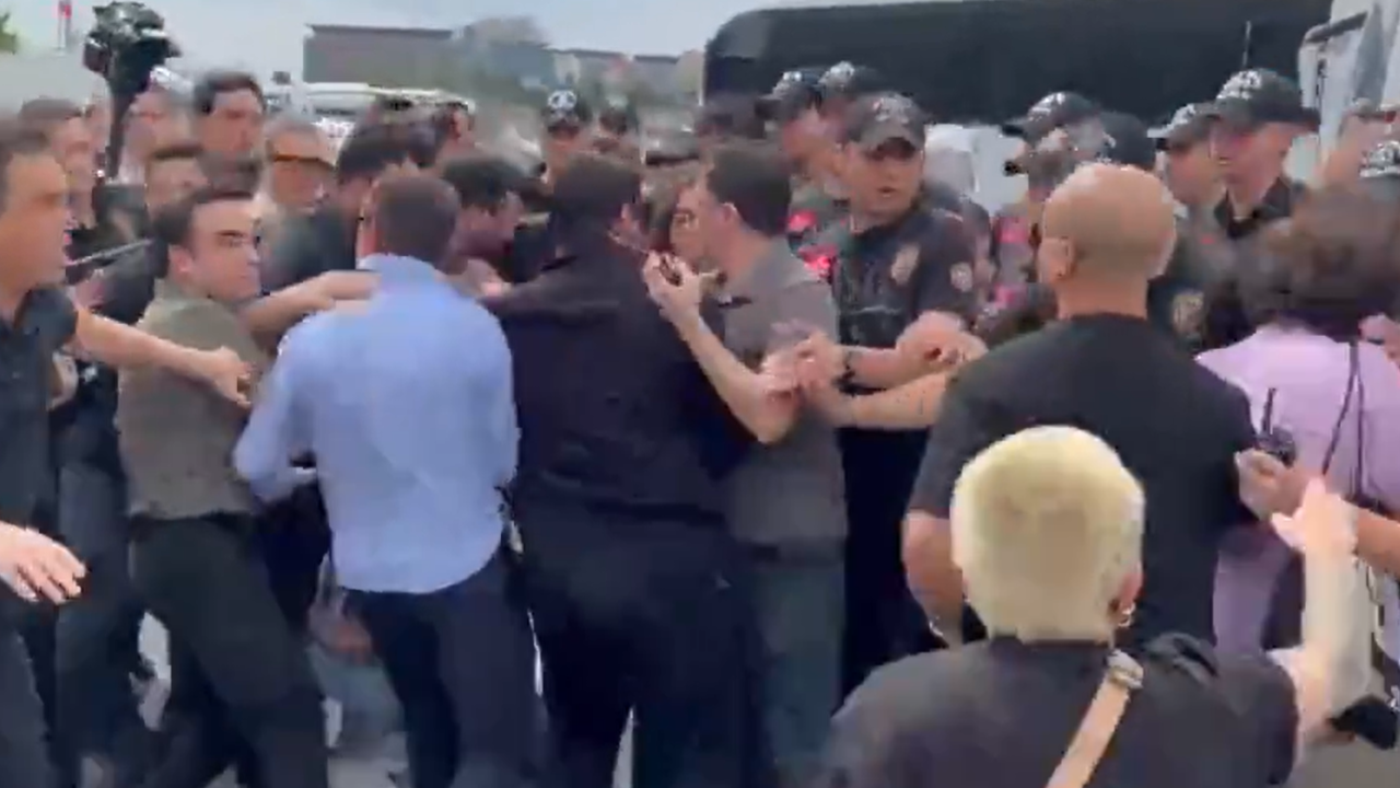 LGBTİ+ operasyonlarına tepki eylemine polis müdahalesi: 106 kişi gözaltına alındı