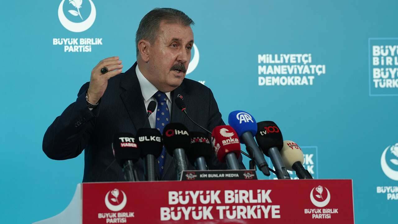 Mustafa Destici: Cumhurbaşkanımızın tekrar aday olabilmesi için iki yol var