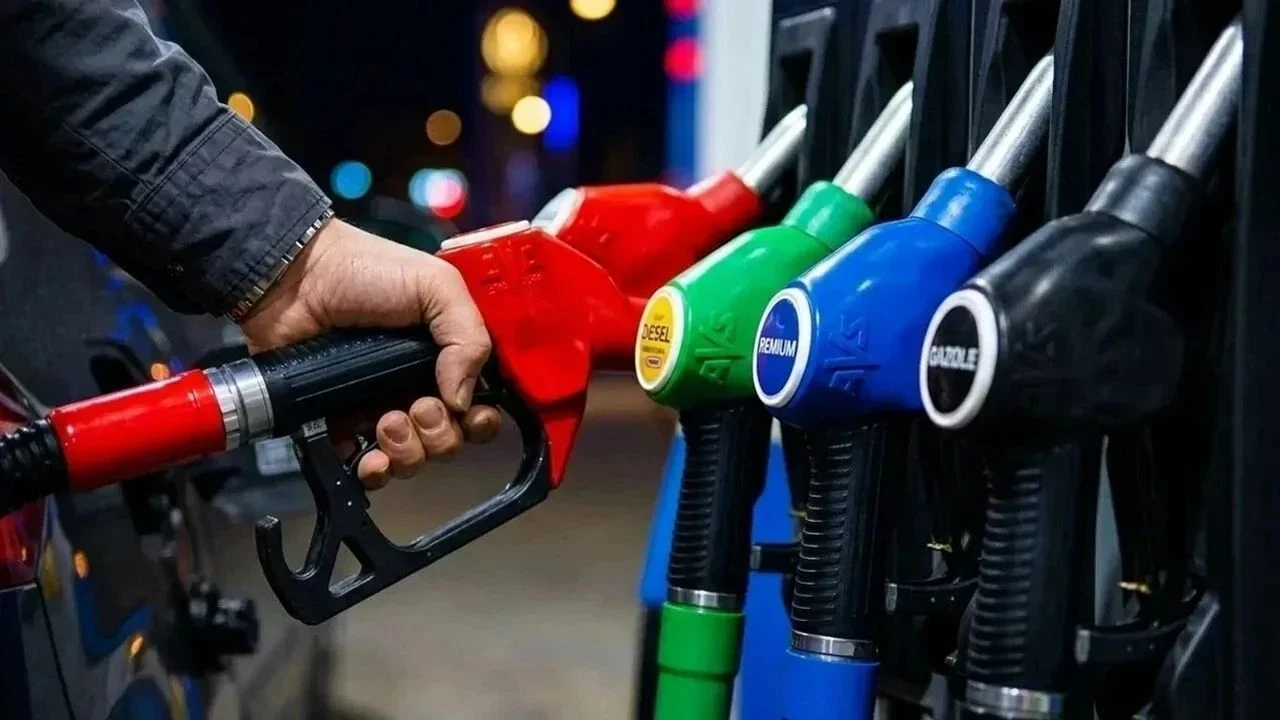 Akaryakıtta 3 haneli dönem başladı: Motorin 100 lirayı aştı