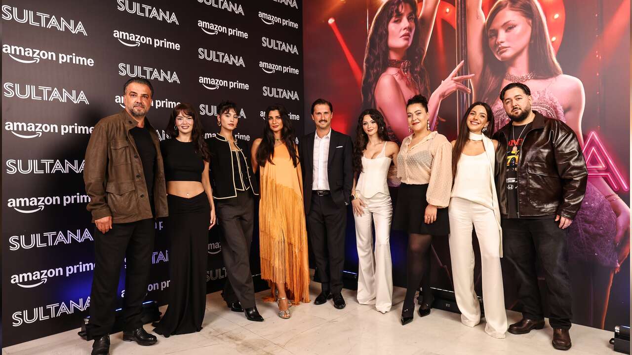 Tuba Büyüküstün ve Derya Pınar Ak’ı buluşturan “Sultana” seyirciyle buluşuyor
