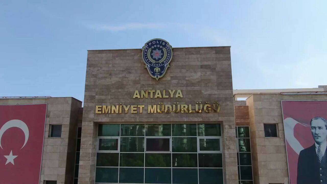 Antalya eski Narkotik Müdürü'nün rüşvet ağı çöktü: İşte yazışmalar