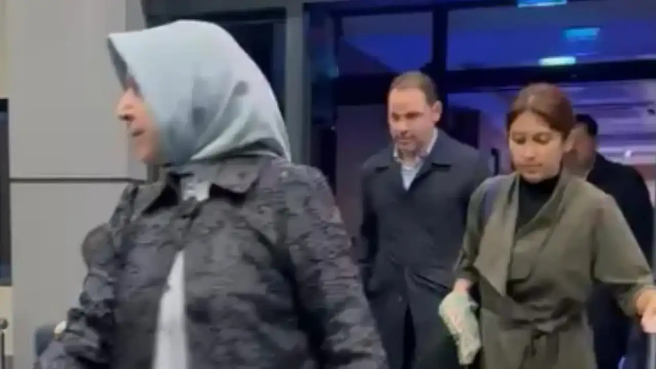 Berat Albayrak uzun bir süre sonra havalimanında görüntülendi