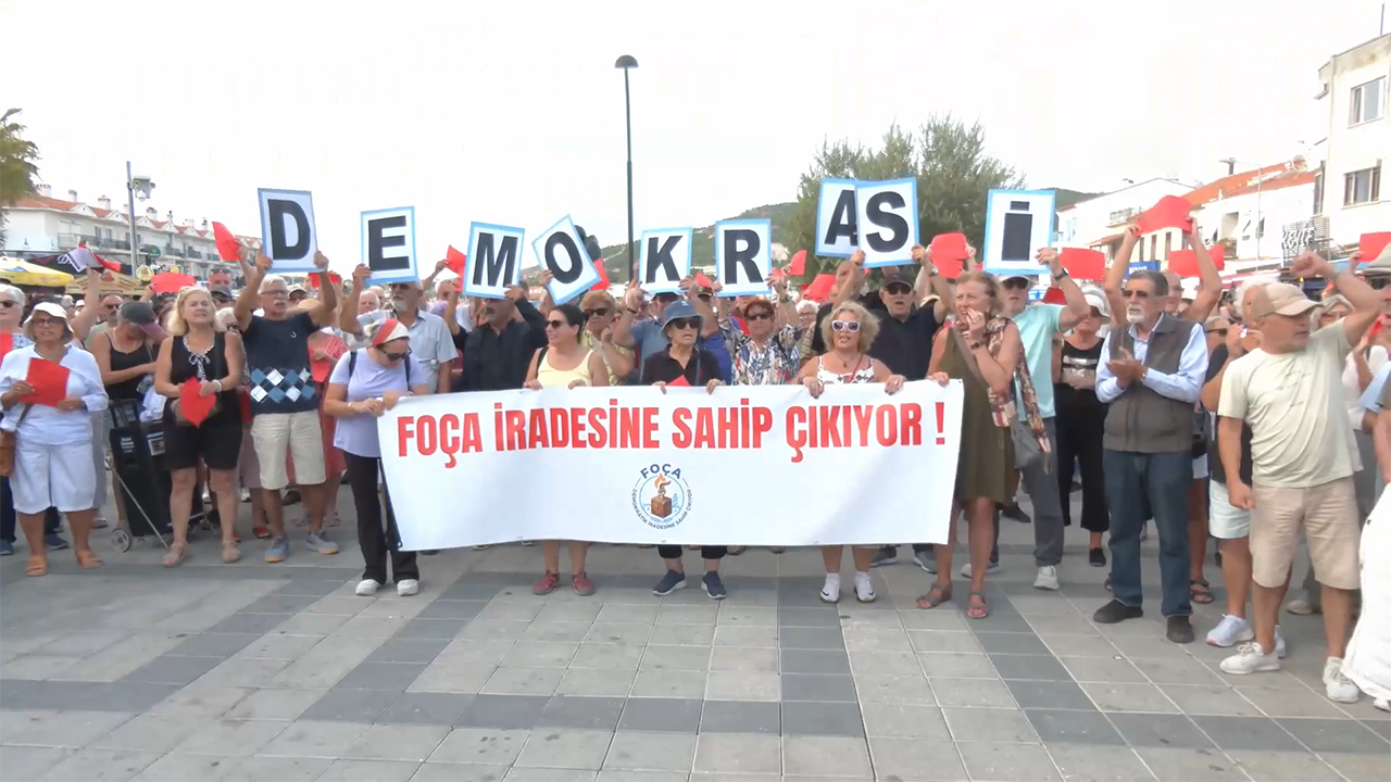 AK Parti'ye geçen belediye başkanına tepki: Kırmızı kart gösterdiler