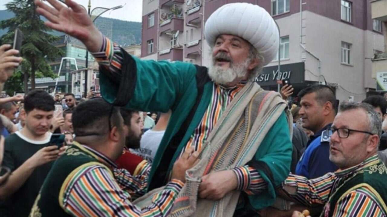 Kayyum şakası yapan ünlü oyuncu ifadeye çağrıldı