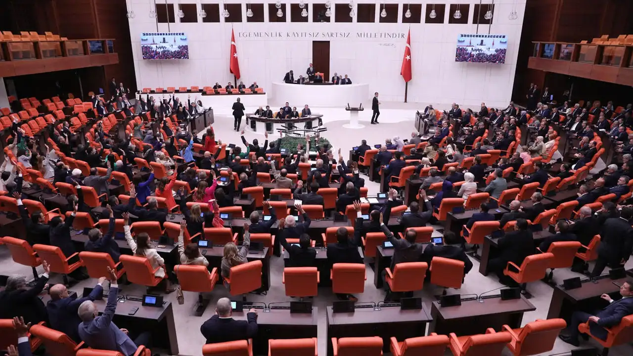 YENİ Parti'den ‘fon krizi’ için kanun teklifi hamlesi