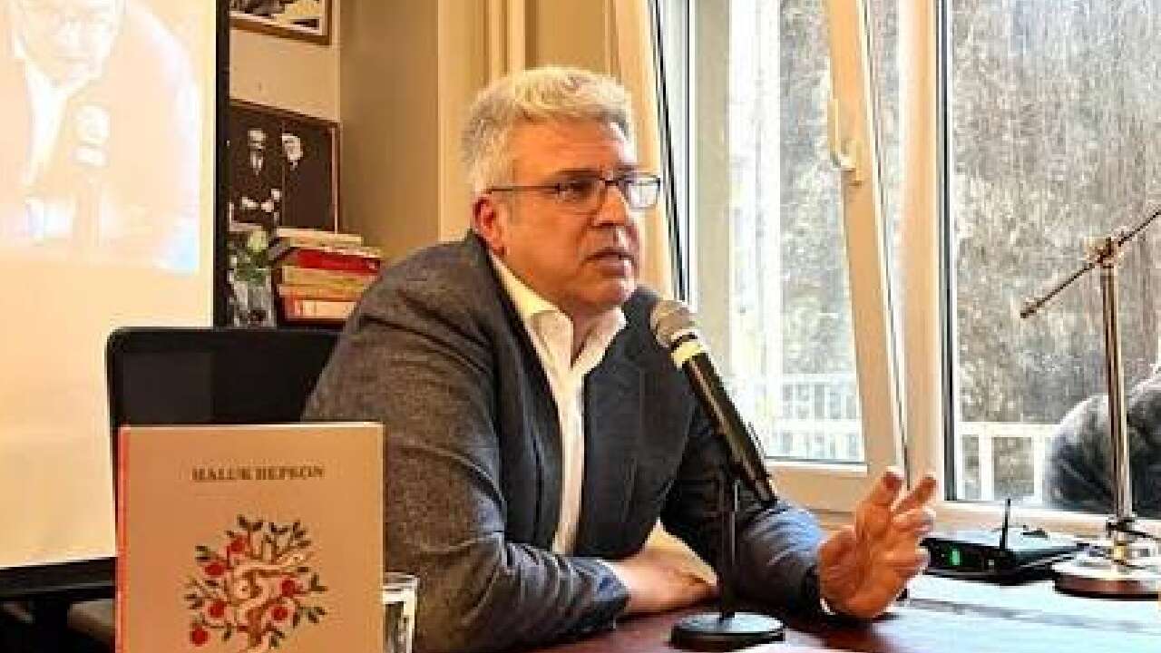 Kırmızı Kedi Yayınevi kurucusu Haluk Hepkon'un hesabına erişim engeli