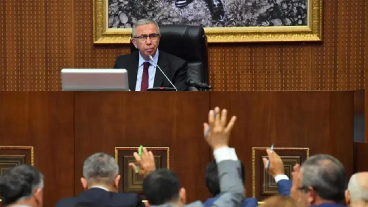 Mansur Yavaş sonrası butlan CHP'sinde istifa depremi: 41 sandalyeden geriye sadece 11 kaldı!