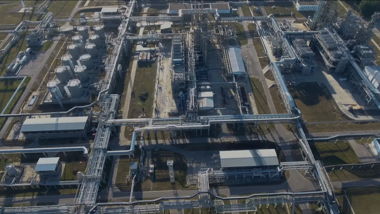 Rusya'ya İHA saldırısı: Novoşahtinsk Petrol Rafinerisi'nde üretim durdu
