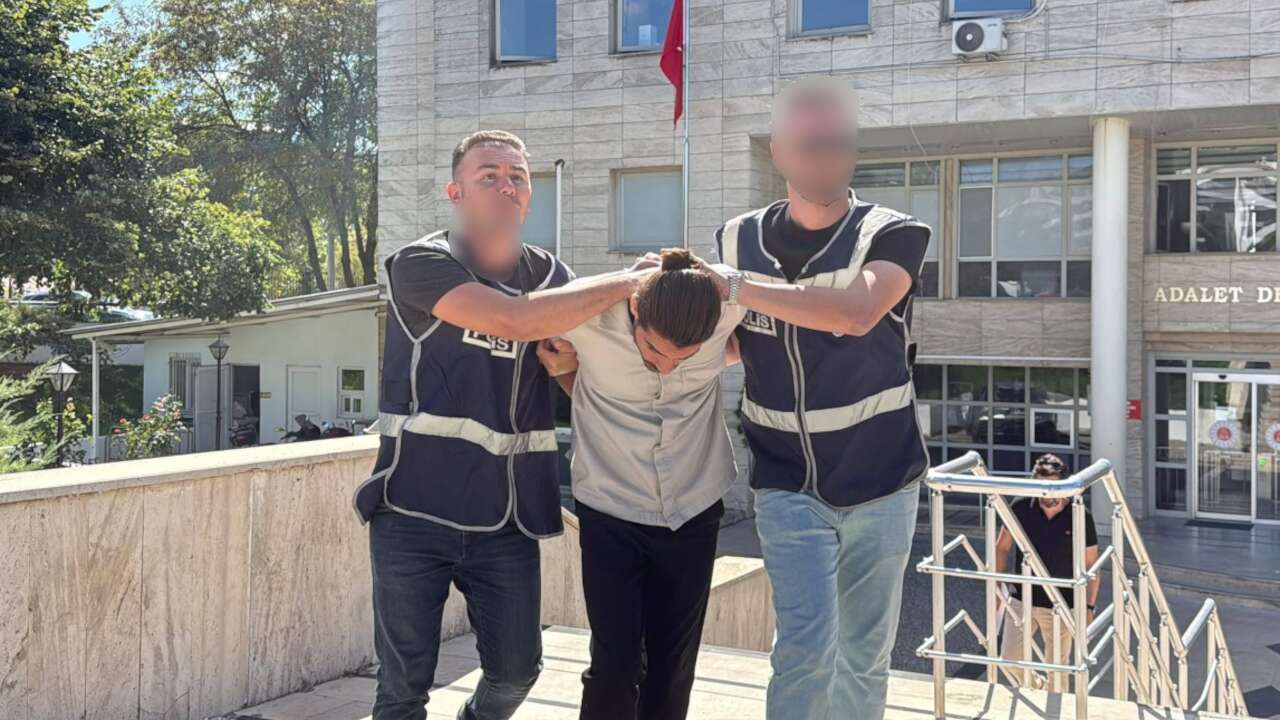 Muğla'da Atatürk büstünü yerinden söken zanlı tutuklandı