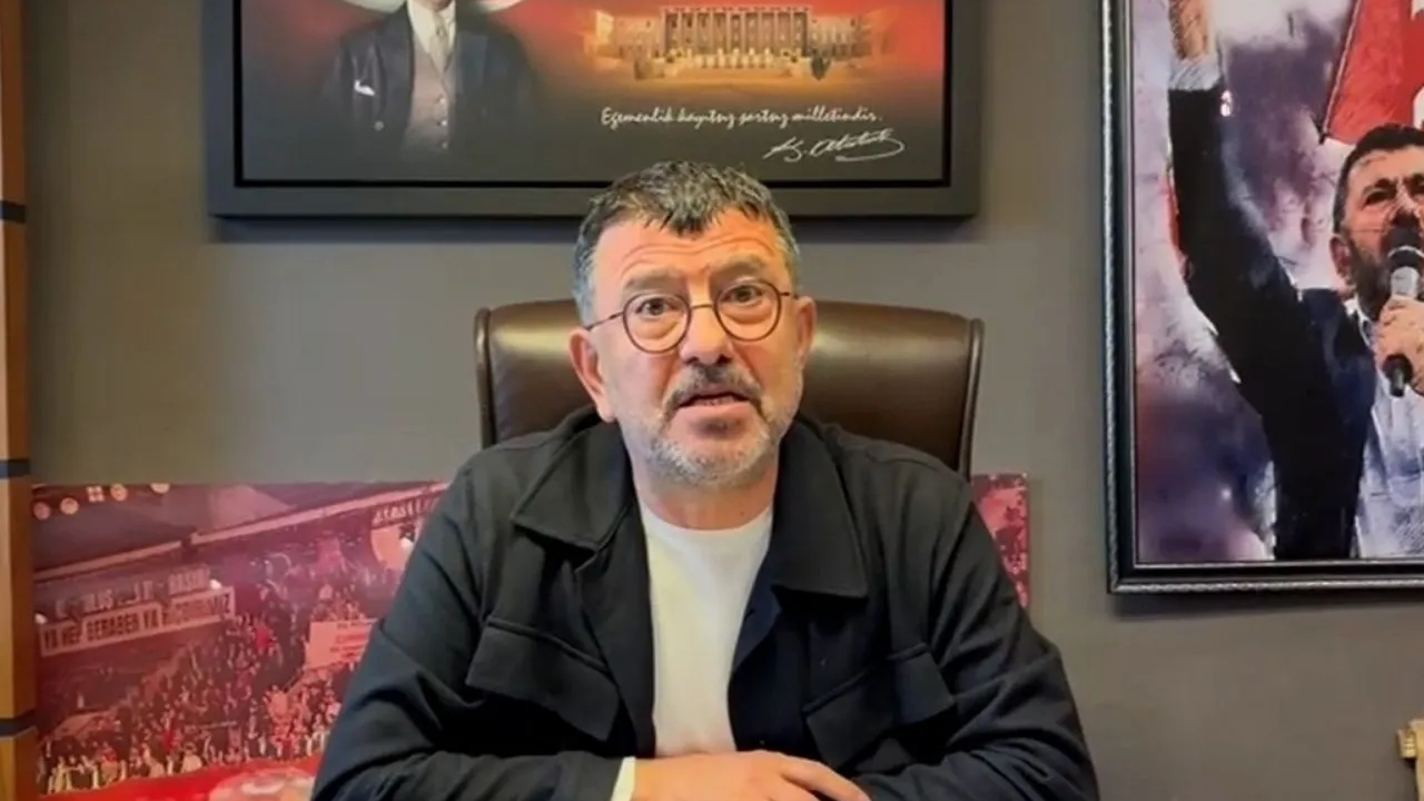 YENİ Partili Veli Ağbaba pazarda baygınlık geçirdi: Hastaneye kaldırıldı