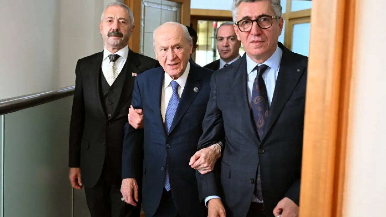 MHP, Sarallarla Şahinlerin 'barışını' duyurdu: Bahçeli'nin öncülüğünde 'tarihi kucaklaşma'