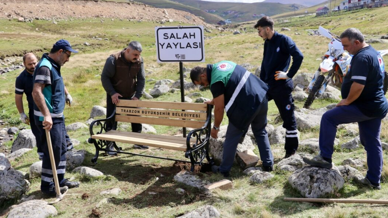 Muhammed Salah'ın fotoğraf çektirdiği yayladaki bank ve tabela çalındı