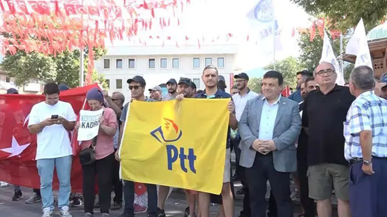PTT'de işçi kıyımı: 60'tan fazla çalışan kısa mesajla işten çıkarıldı