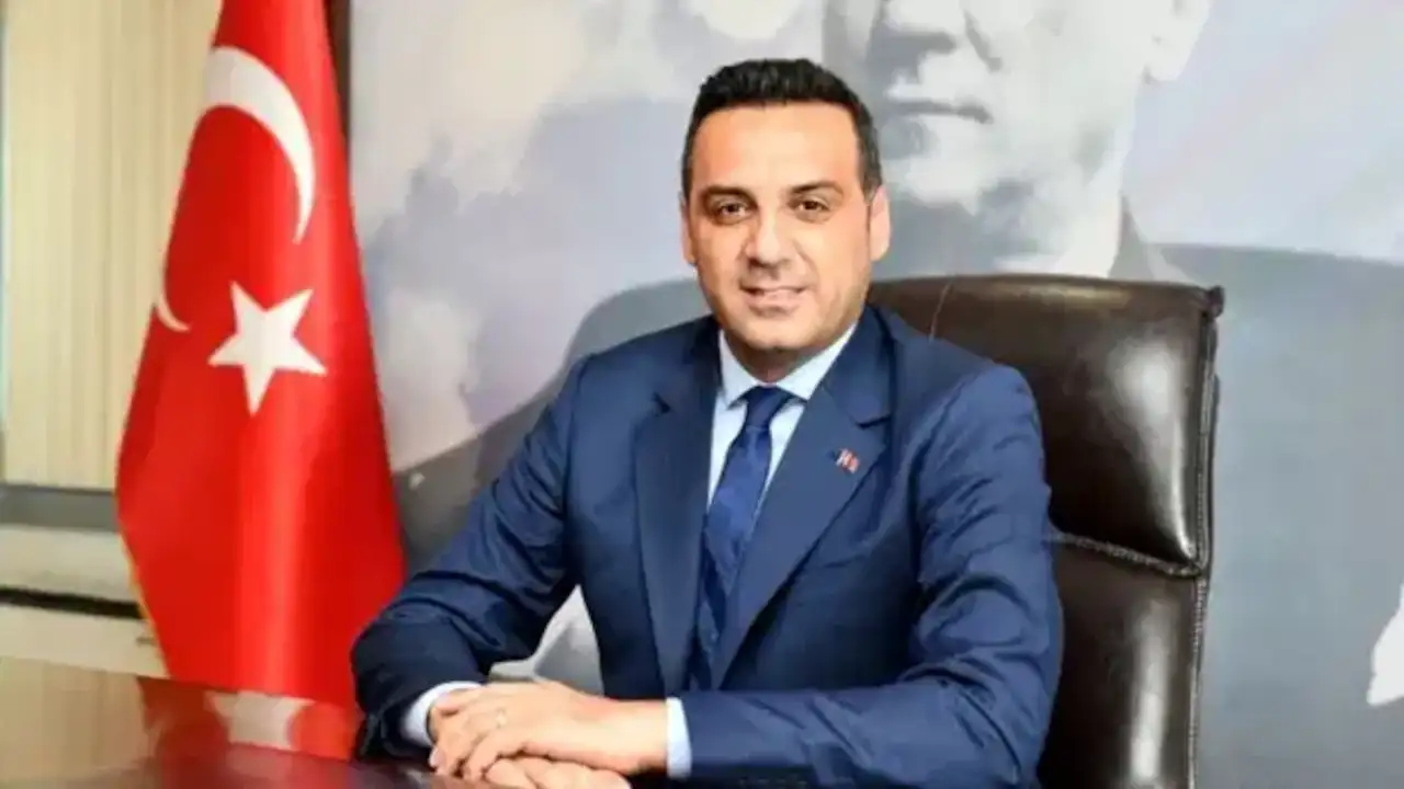 İddia: Çiğli Belediye Başkanı Onur Emrah Yıldız AK Parti'ye geçiyor