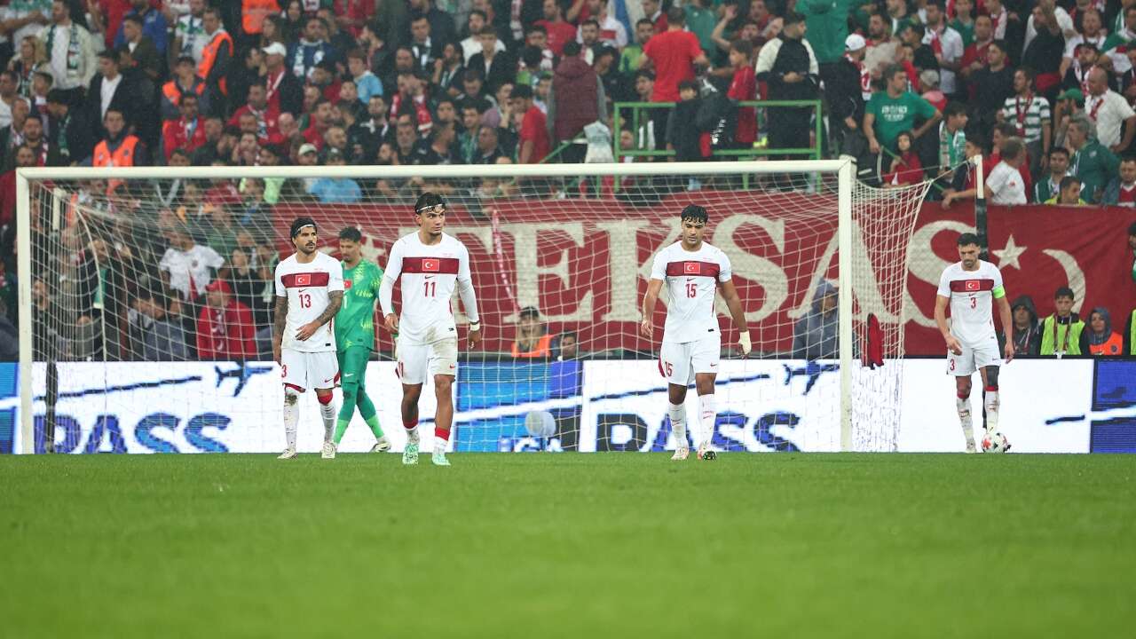 FIFA ülke puanlarını güncelledi: Türkiye 4 basamak geriledi