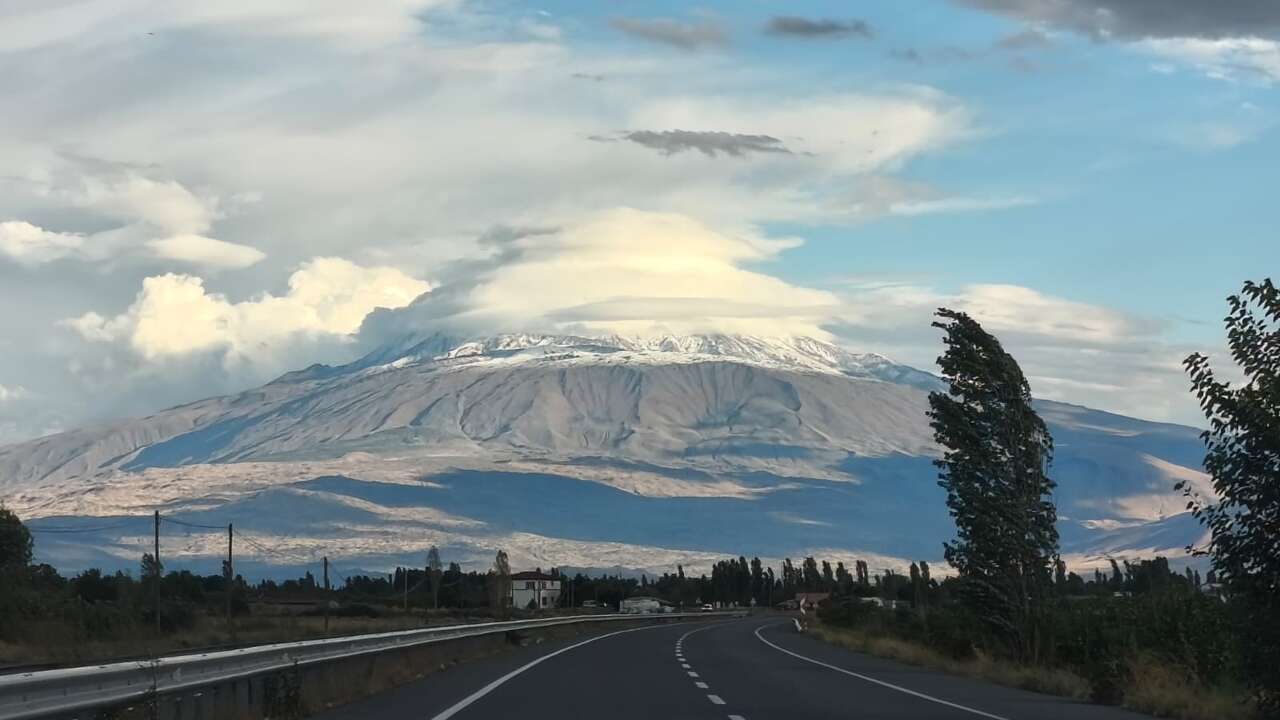 Ağrı Dağı beyaza büründü